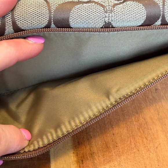 Coach Vintage Signature Khaki and White Leather Wallet - Picture 10 of 16